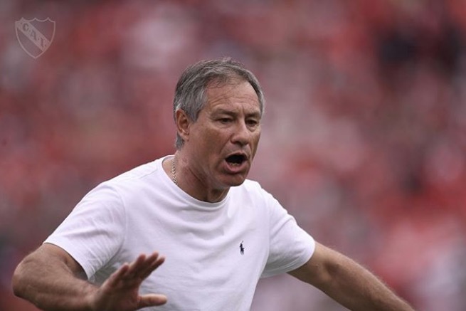 Flamengo avalia contratar técnico argentino, e Dorival perde força