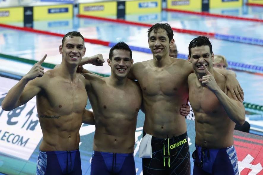 Com direito a recorde mundial, Brasil conquista ouro no revezamento 4x200 na China 