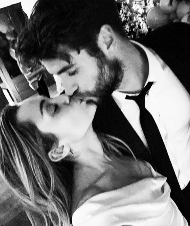  Saiba quanto custou o casamento de Miley Cyrus e Liam Hemsworth feito em casa