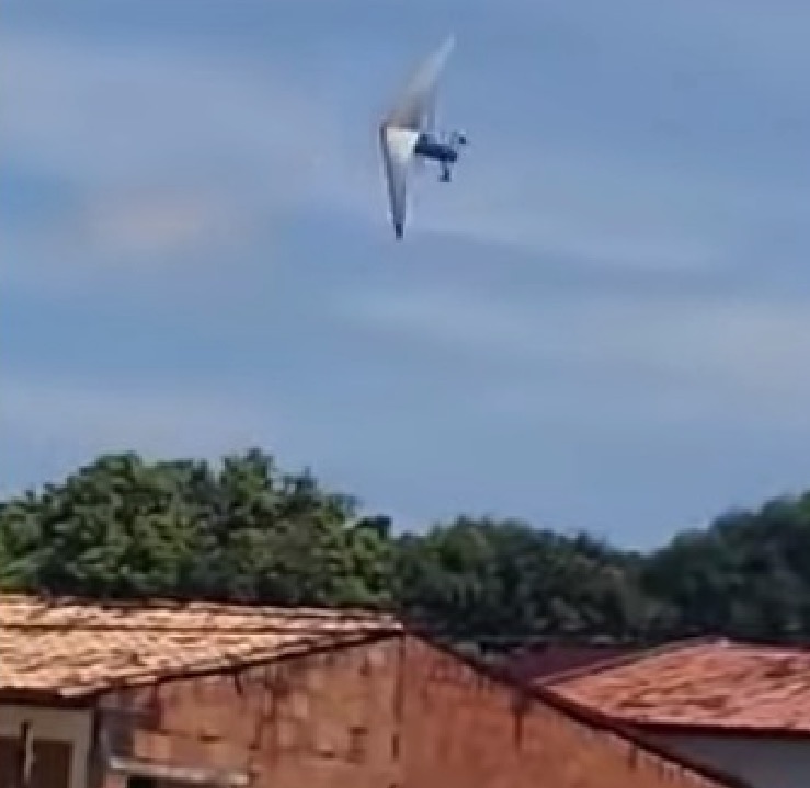  Ultraleve cai e piloto morre carbonizado em Aracaju; vídeo mostra acidente