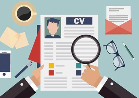 Especialista em recrutamento fala sobre a importância do CV atualizado