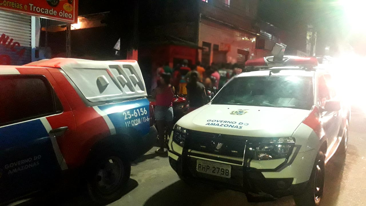 Homem é assassinado dentro de casa com 8 golpes de faca em Manaus