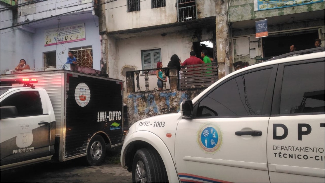 Corpo em decomposição é encontrado dentro de casa em Manaus