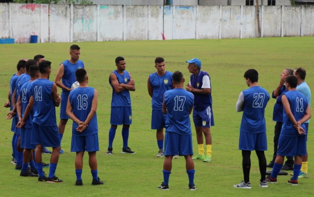 Lana comanda primeiro treino do Nacional com o elenco completo em Manaus 