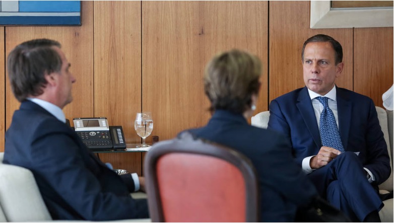 Bolsonaro deve assinar decreto sobre posse de armas nesta sexta, diz Doria