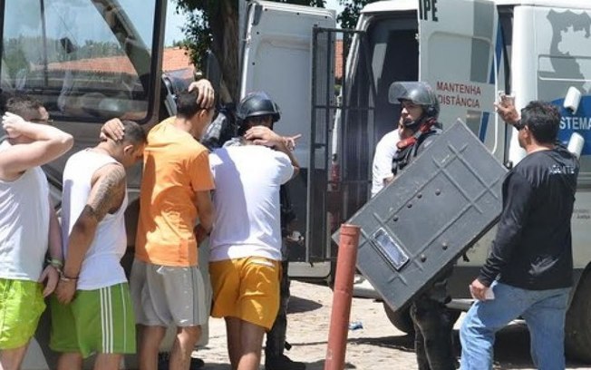 Após novos ataques, Ceará transfere mais 15 presos para Penitenciária Federal 
