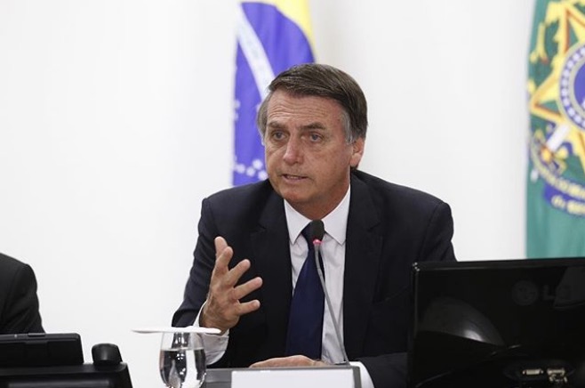 Bolsonaro apaga tuíte que dizia a 'era do indicado acabou' após indicar amigo