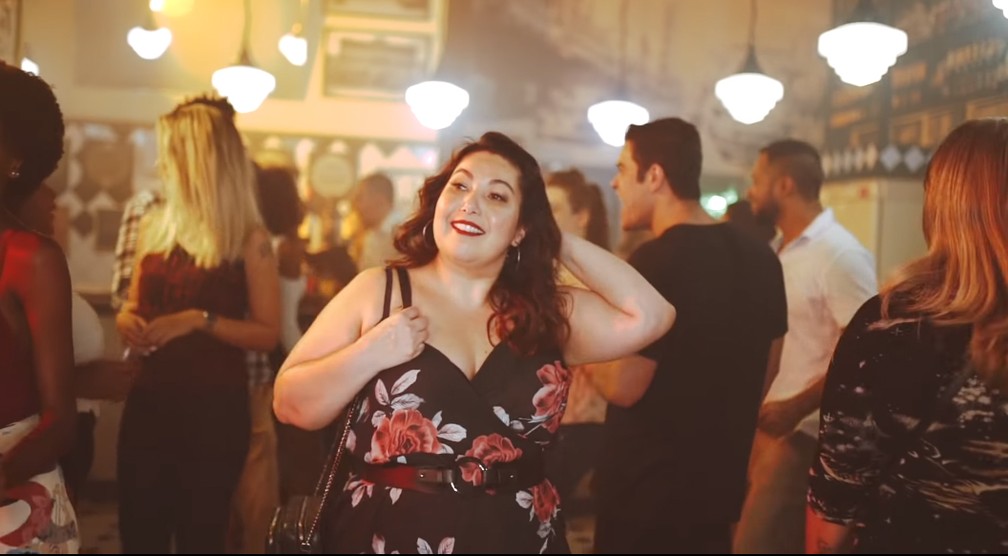 Mariana Xavier fala sobre assédio dos fãs após gravar clipe de Jenifer