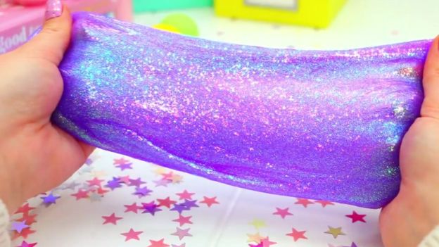 Oficina de Slime movimenta programação de férias em shopping de Manaus