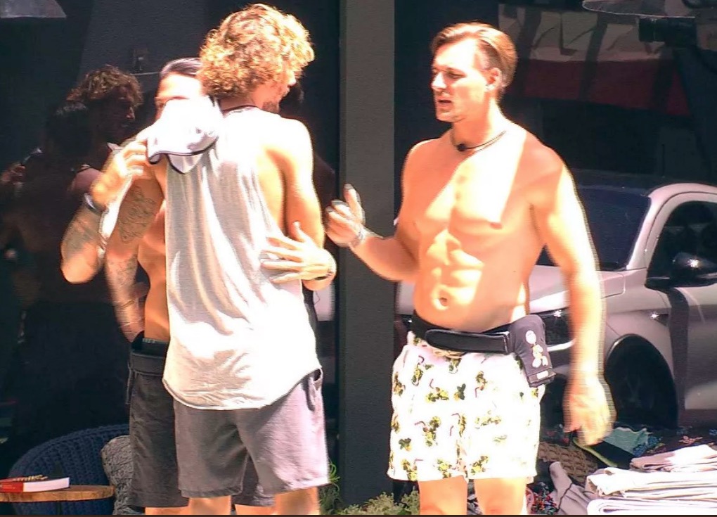 BBB19: Alan desiste após 15 horas de prova, Paula e Carolina disputam imunidade