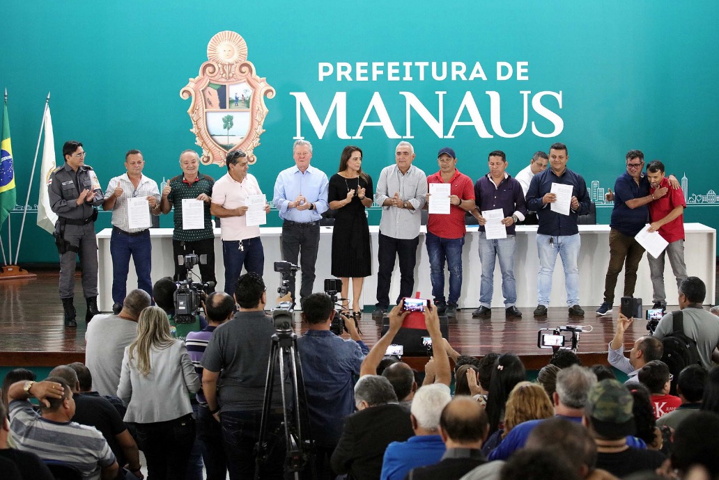 Prefeito assina contrato de autorização para os modais Alternativo e Executivo