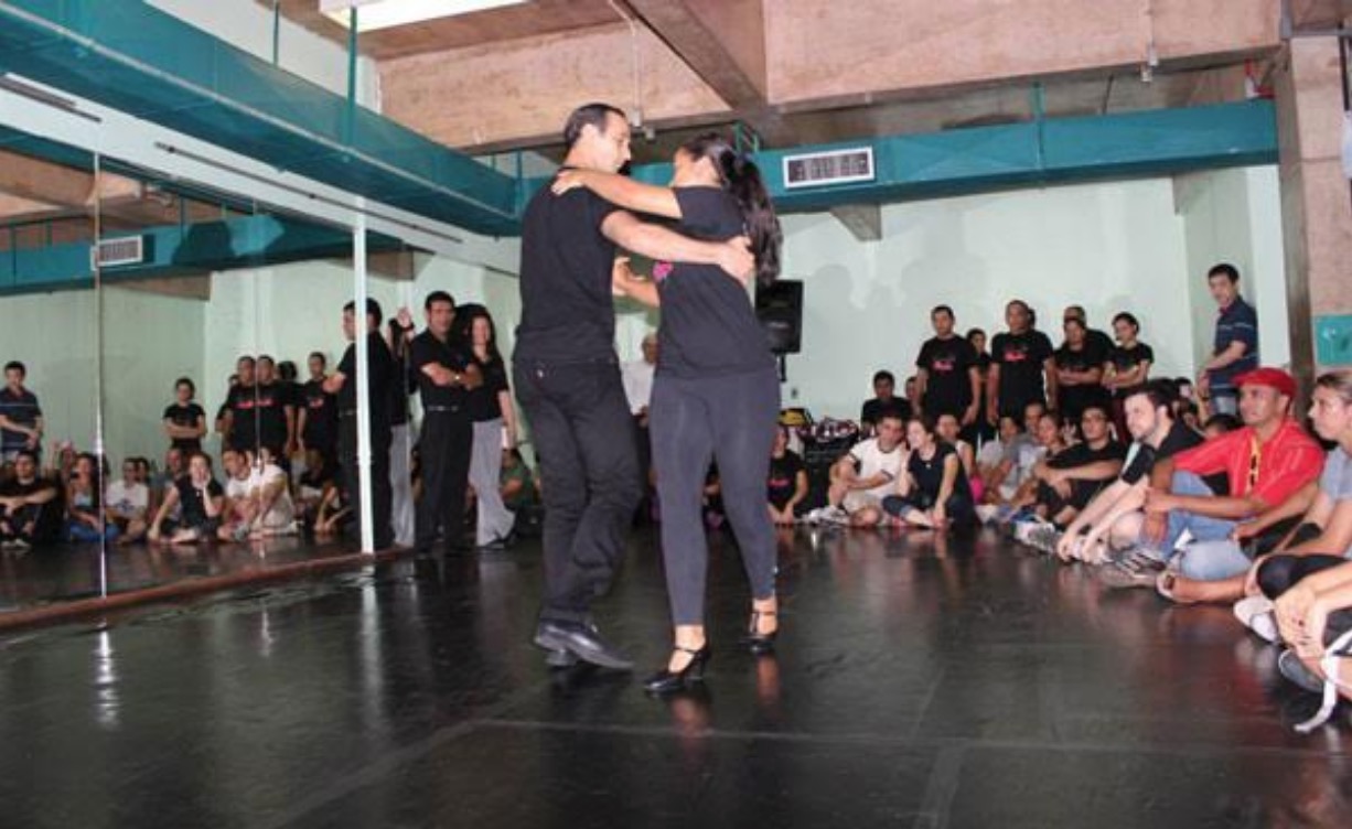 UEA abre inscrições para aulas gratuitas de dança de salão