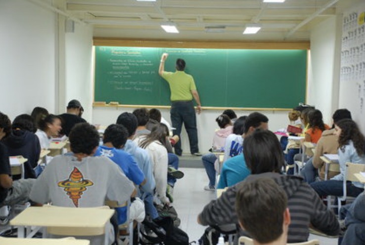 Prefeitura abre processo seletivo com 150 vagas no Amazonas; veja o edital 