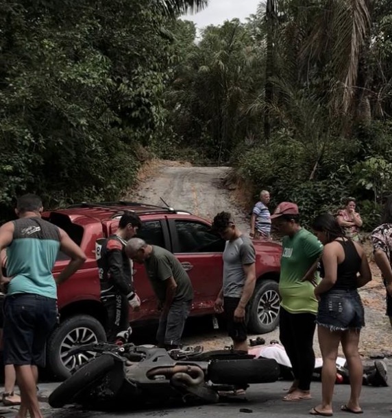 Membro de moto clube morre ao colidir com carro na AM-010