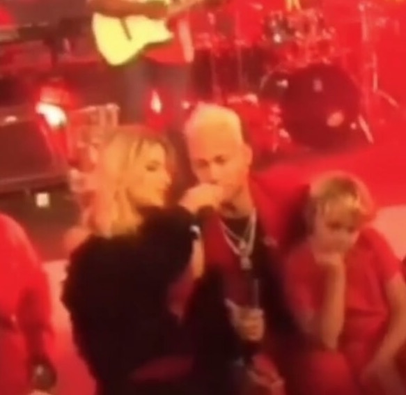 Assumidos? Neymar curte festa de aniversário em Paris com nova namorada 