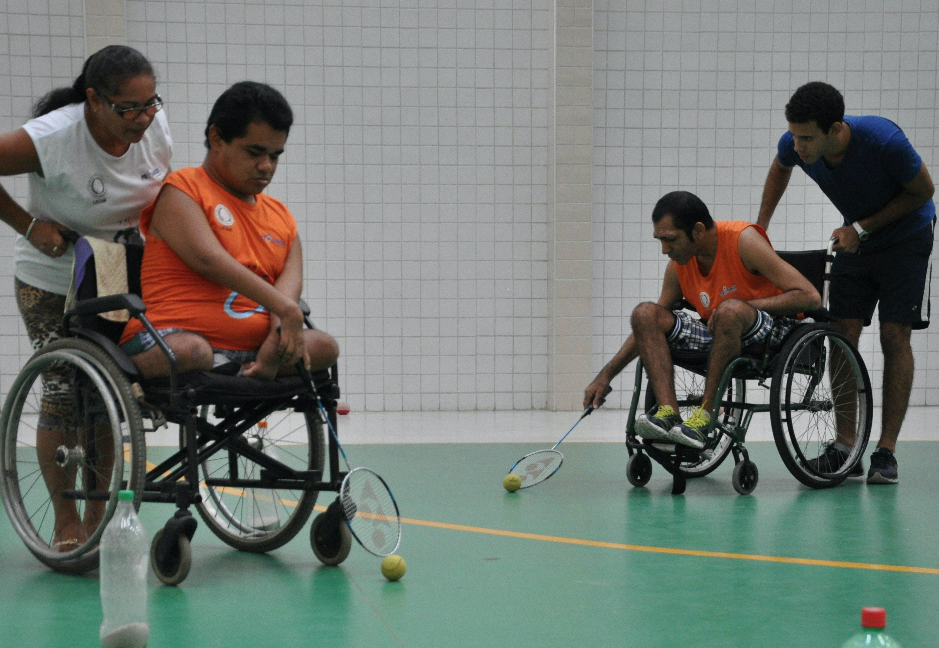 Proamde abre inscrições para aulas gratuitas de natação e futsal