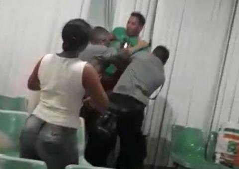 Marido se desespera após mulher e bebê morrerem no parto; médicos foram negligentes, diz família