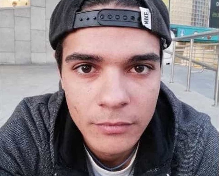 Após assassinar mãe, jovem cozinha partes do corpo e come com cachorro da família