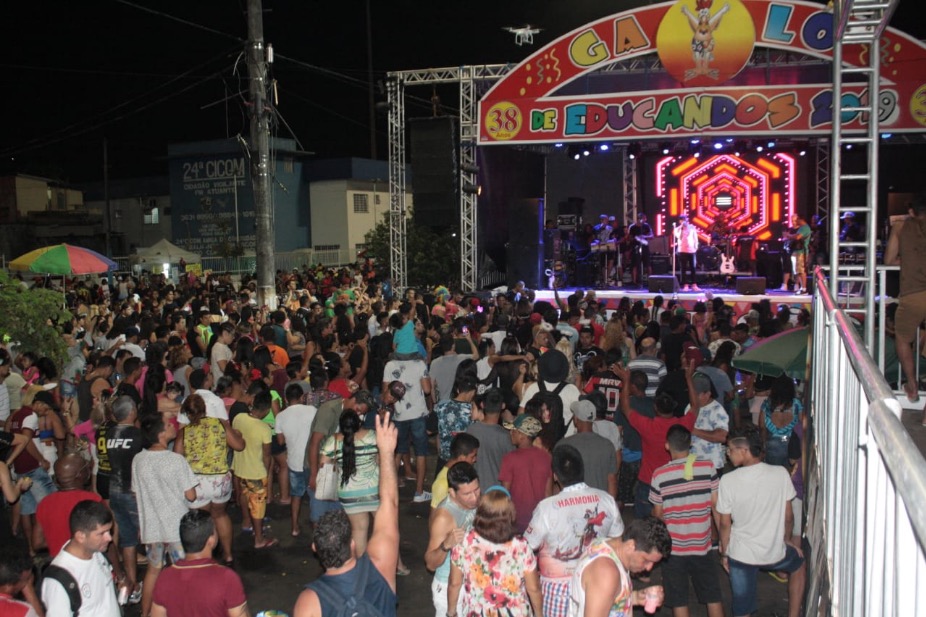DESPUBLICADA : Apesar do público reduzido, Banda do Galo agitou o carnaval na zona Sul de Manaus