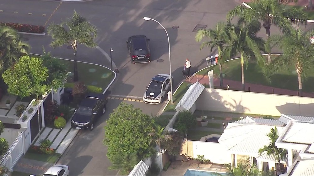 Polícia cumpre mandado na casa de bombeiro que pode ter ligação com morte de Marielle 