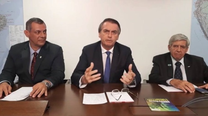 Jair Bolsonaro, presidente do Brasil, é um mestre das redes sociais. Mas para quê?