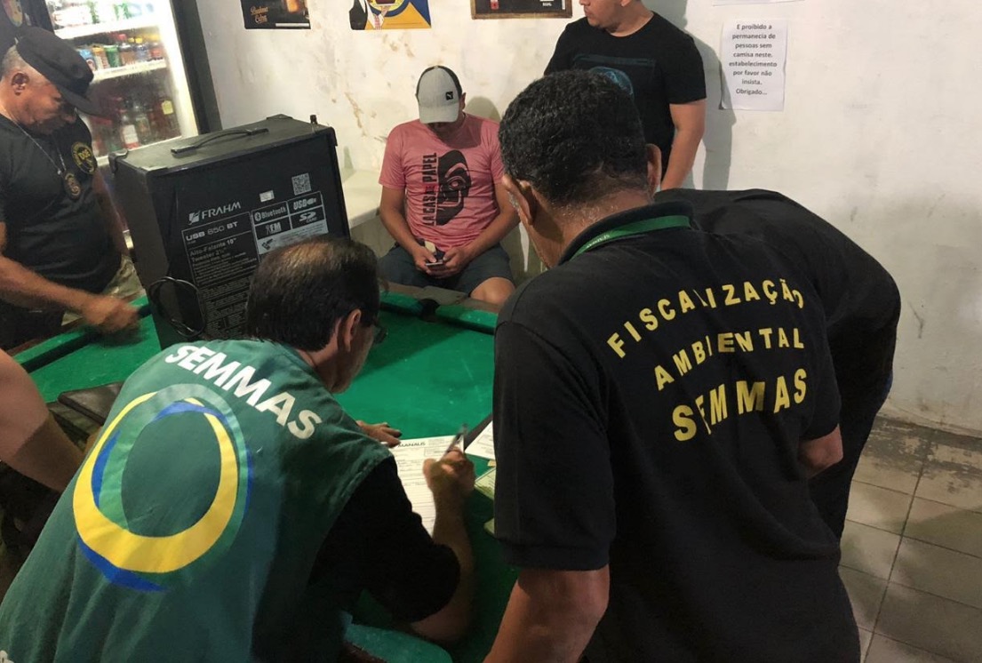 Polícia interdita bares e apreende caixas de som na Zona Sul de Manaus 