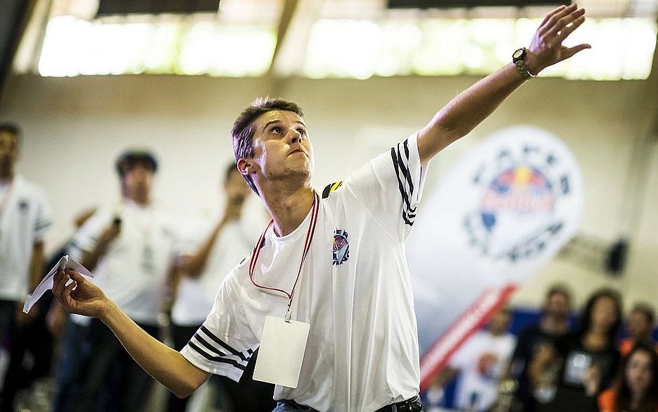 Manaus sediará etapa do mundial de aviõezinhos de papel 