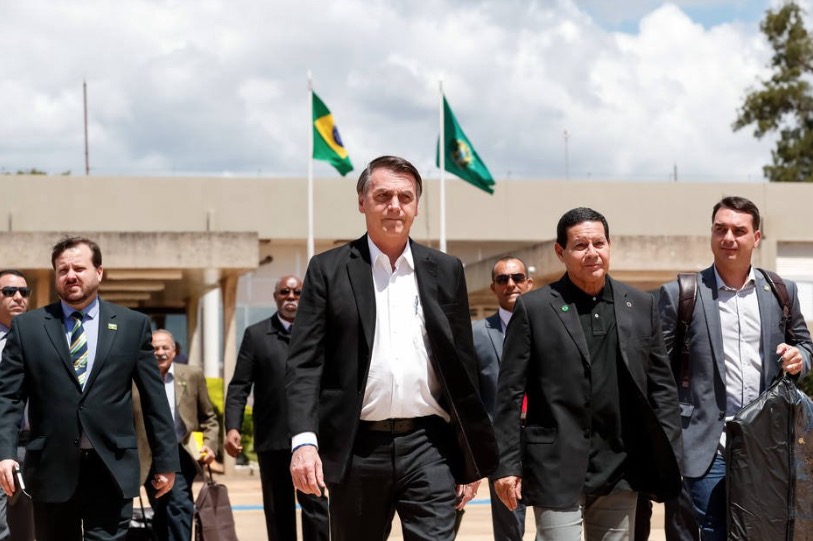 Bolsonaro embarca para Israel, com previsão de chegada neste domingo