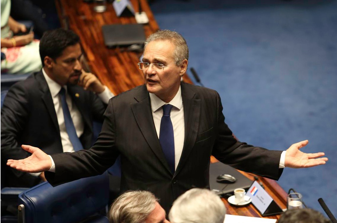 Renan Calheiros sugere mudança no slogan do governo: ‘emprego acima de tudo’