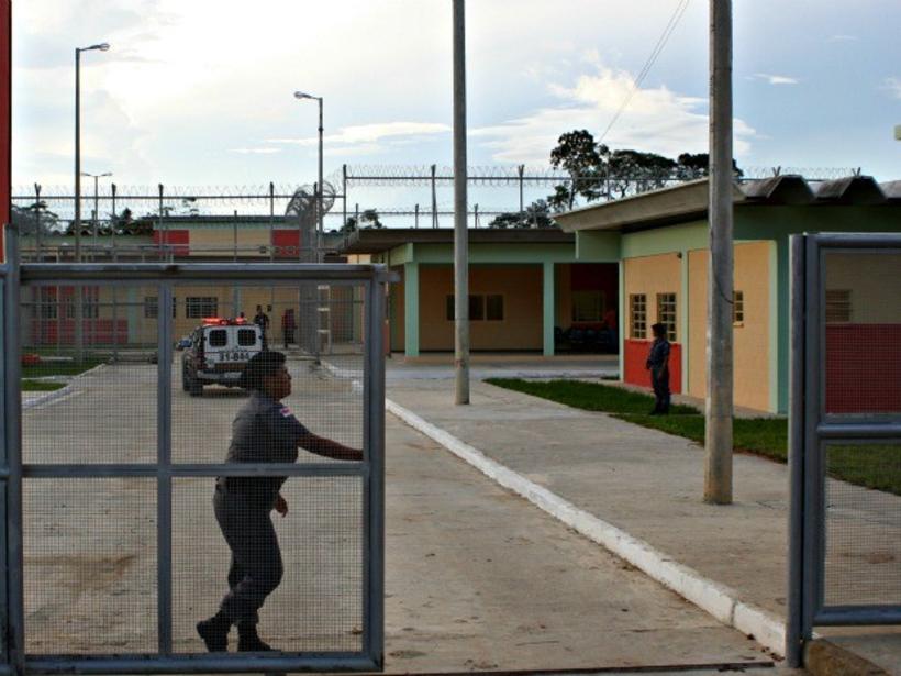 Detento morre ao ser espancando por colegas de cela em Manaus