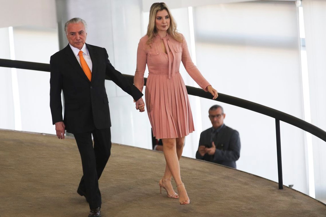 Lava Jato concorda em devolver celular a Marcela, mas iPad e cheques não