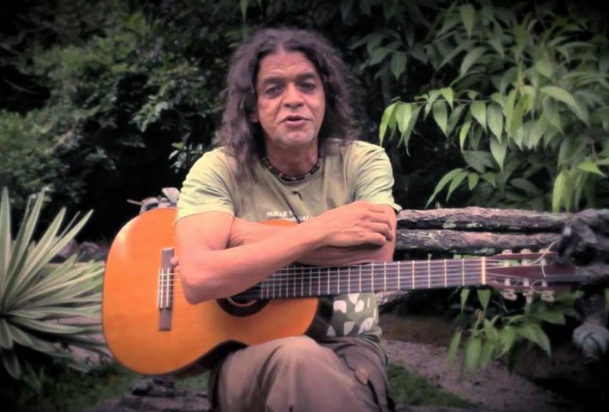 Músico amazonense faz apresentações acústicas e gratuitas em Manaus 