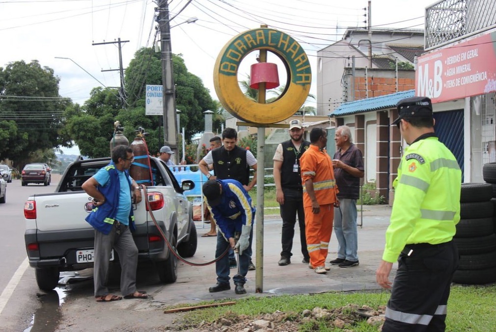 Operação ‘Manaus Mais Limpa’ retira 235 peças publicitárias irregulares 