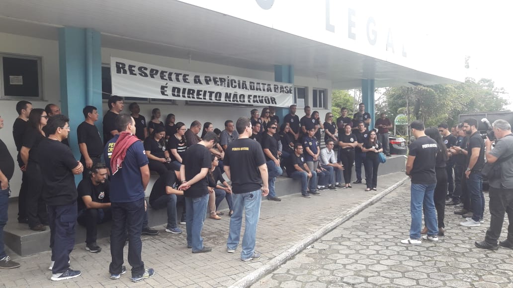 Peritos cobram governador e ameaçam paralisar atividades a partir de quarta-feira em Manaus