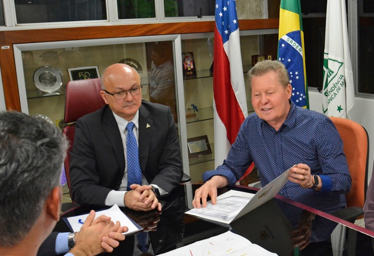 Prefeito entrega projeto de recuperação viária do Distrito Industrial de Manaus 