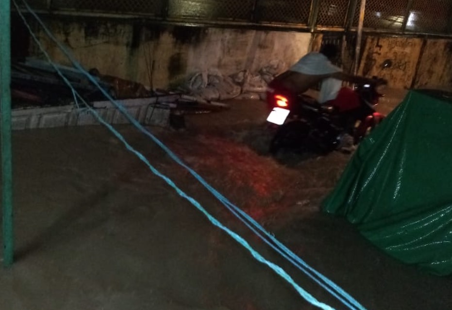 Chuva alaga casas, provoca desabamentos e deixa população em pânico em Manaus