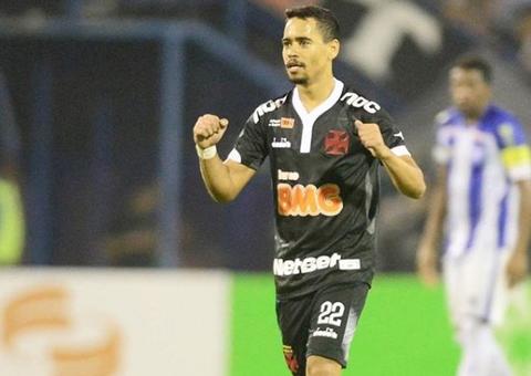 Pikachu agride torcedor do Vasco no aeroporto de Manaus 