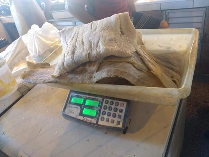 Batalhão Ambiental apreende 120 kg de pirarucu em feira de Manaus 