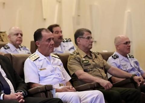 Governo corta 44% de verbas das Forças Armadas