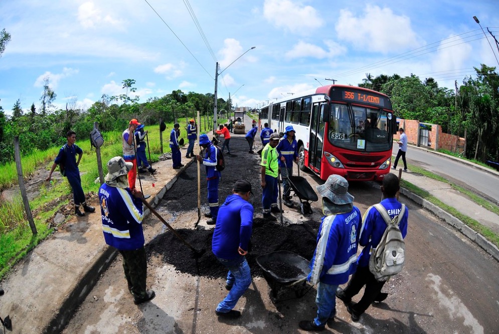 Mais de cinco quilômetros de via são recapeadas na zona Norte de Manaus 