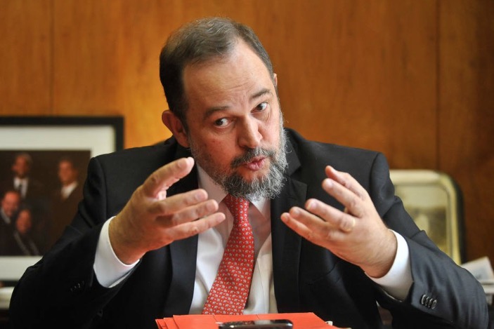 Morre em acidente de carro embaixador do Brasil no Líbano