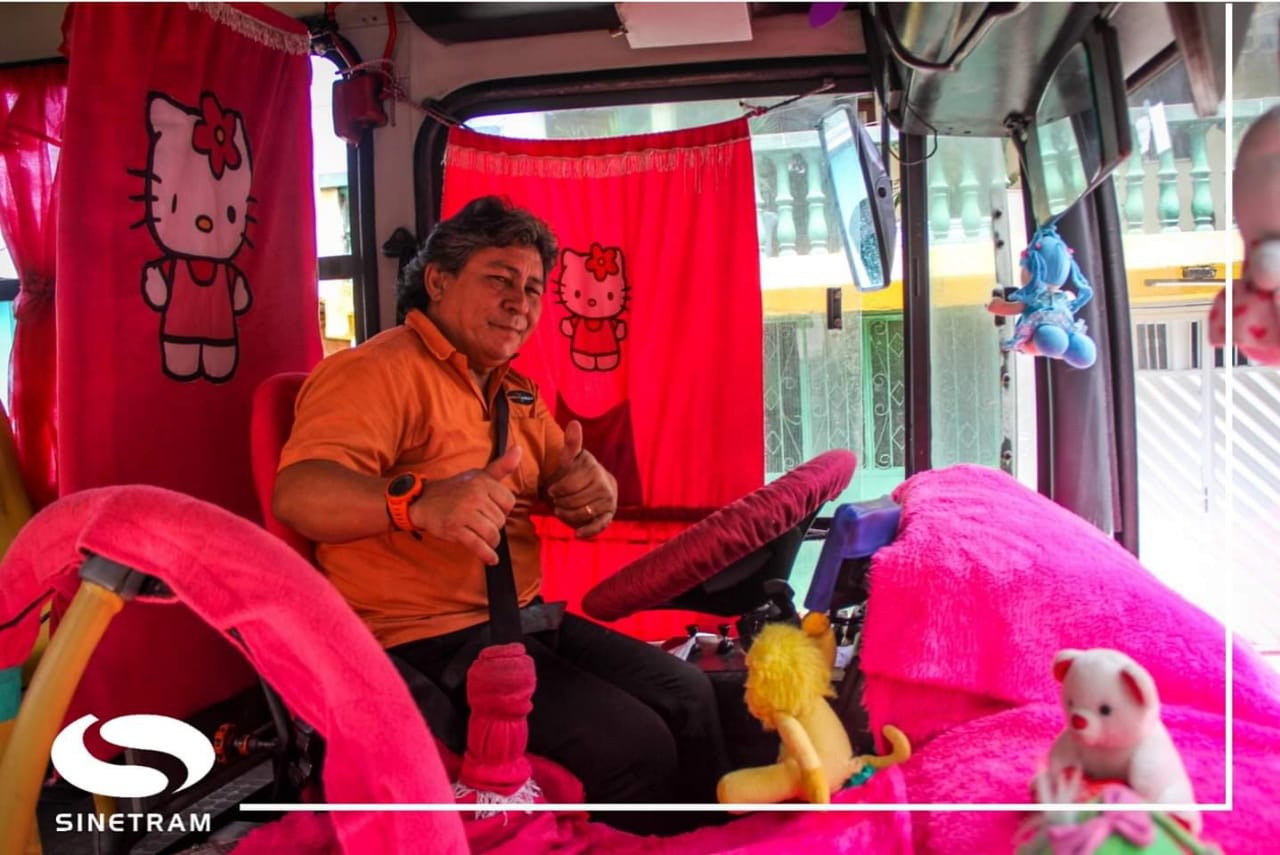Em Manaus, ônibus é decorado em homenagem as mães