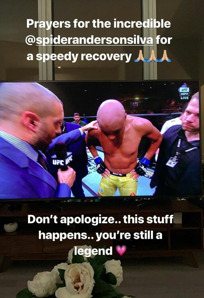 Demi Lovato pede orações para Anderson Silva 