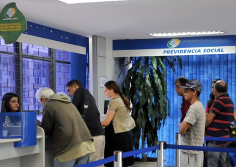INSS só aceita pedidos de revisão e recursos pela internet