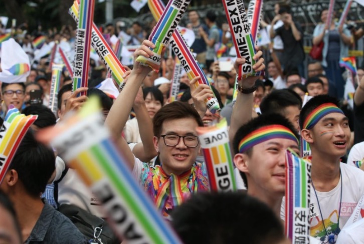 Taiwan é primeiro país da Ásia a legalizar casamento gay
