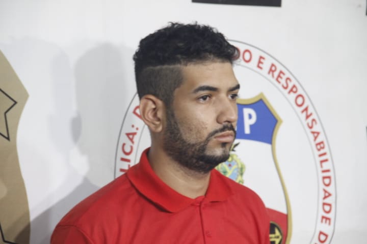 Garçom é preso suspeito de assaltar restaurante e drogaria em Manaus