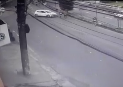 Vídeo mostra carro atropelando atletas durante corrida de rua em Manaus 