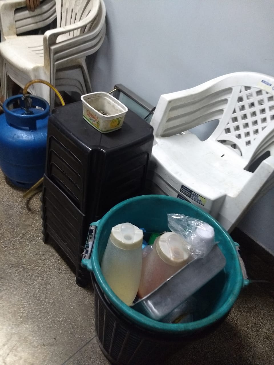 Em Manaus, dupla é detida suspeita de furtar objetos de lanchonete em parada de ônibus 