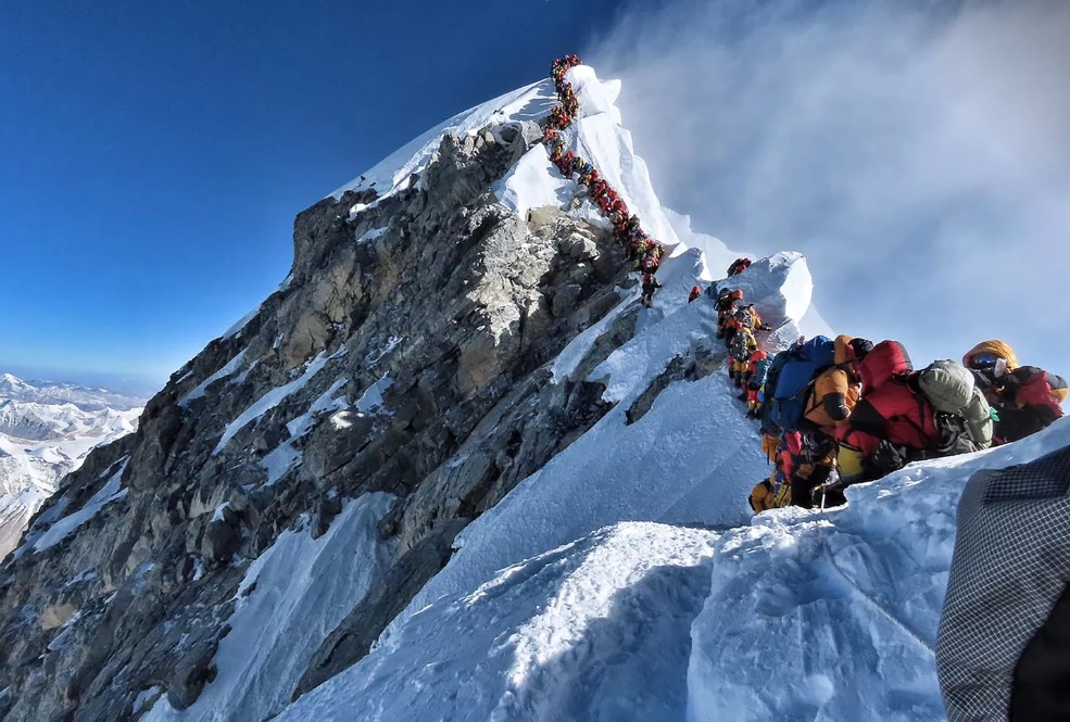 Congestionamento no monte Everest pode ter causado morte de alpinistas