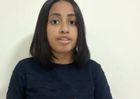 MC Loma tem reação hilária ao ganhar surpresa de namorado misterioso